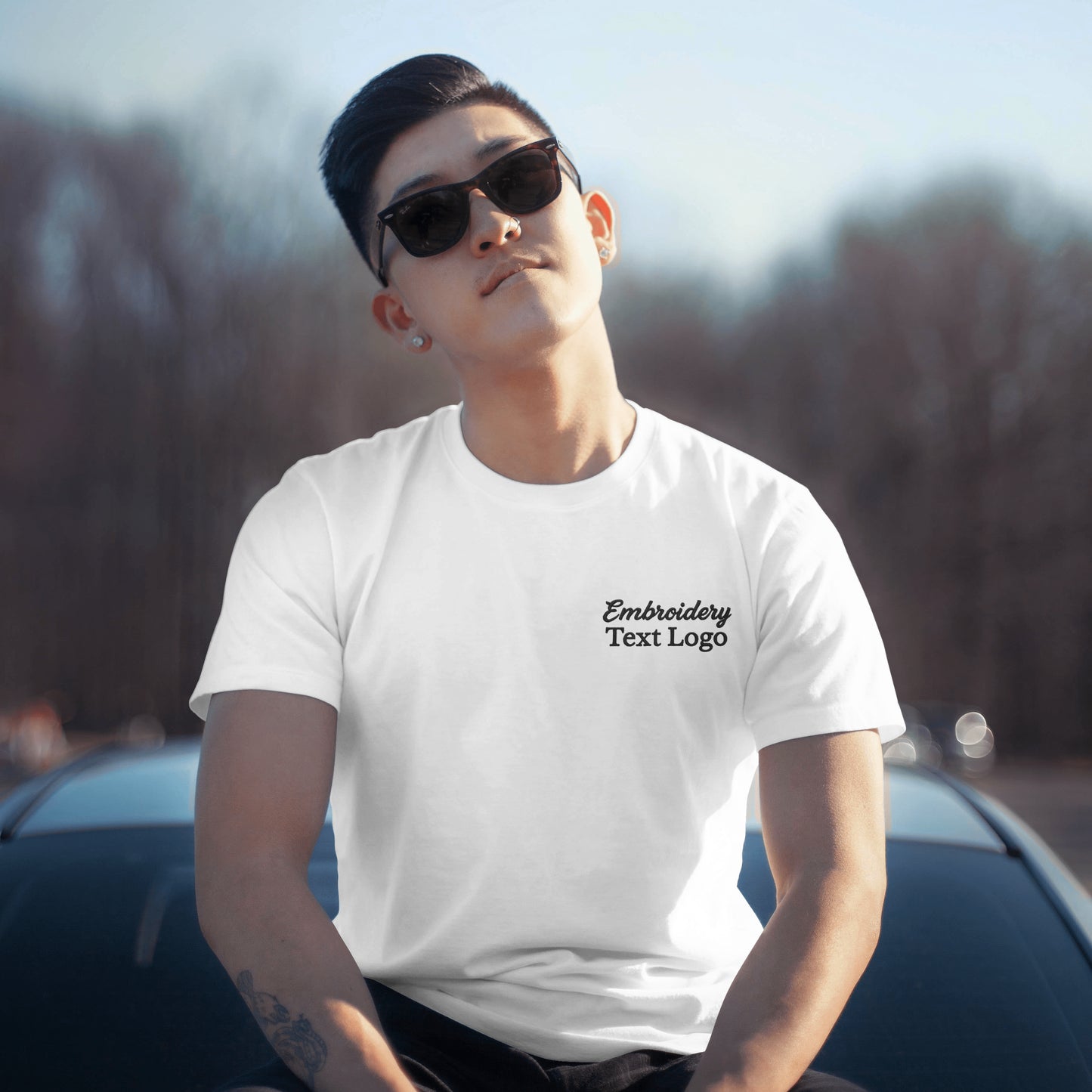 T-shirt unisexe brodé personnalisé